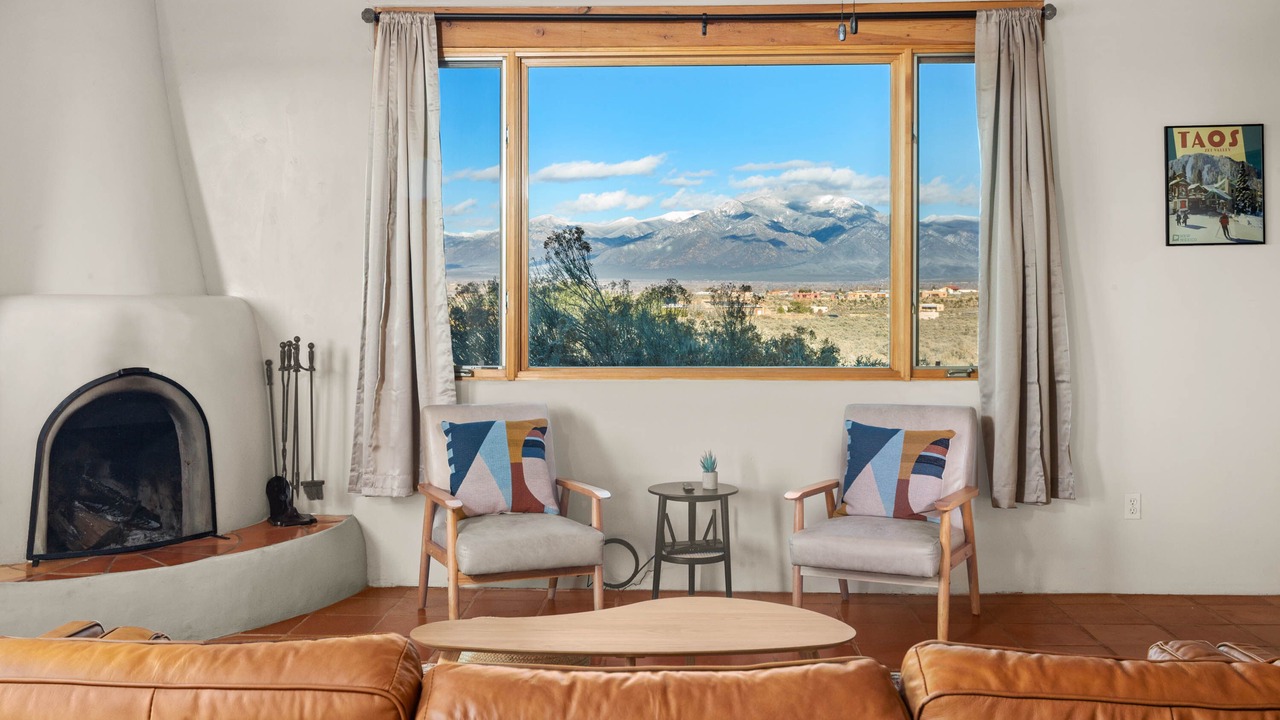 Photo of Livingroom in Ranchos De Taos