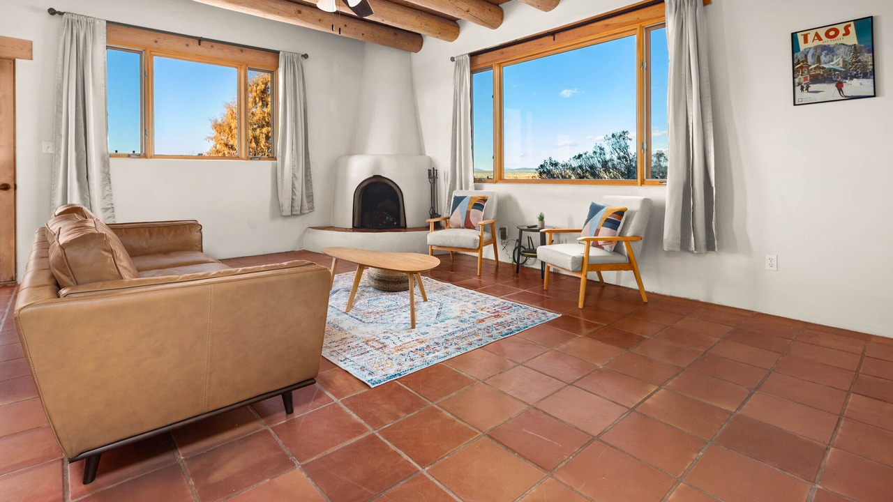 Photo of Livingroom in Ranchos De Taos