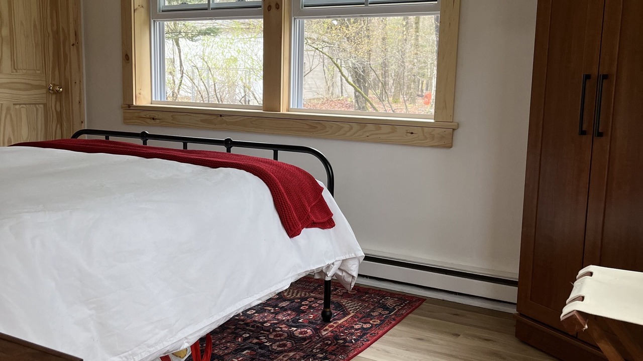 Photo of Bedroom in Inlet