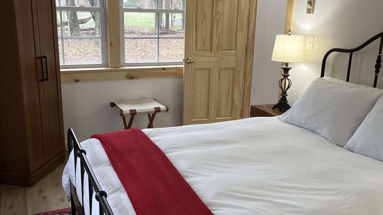 Photo of Bedroom in Inlet