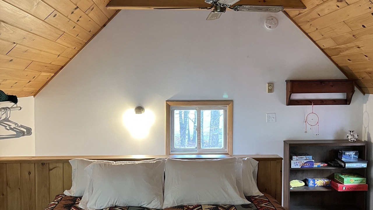 Photo of Bedroom in Inlet