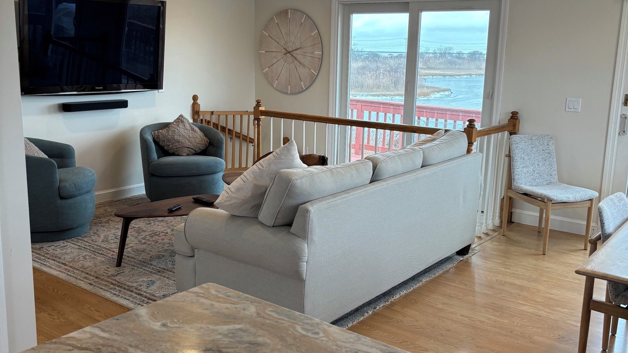 Photo of Livingroom in Point Judith