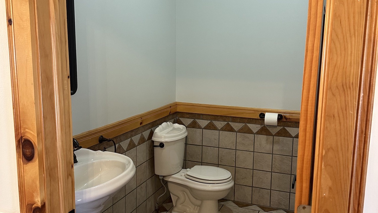 Photo of Bathroom in Ellenburg Depot