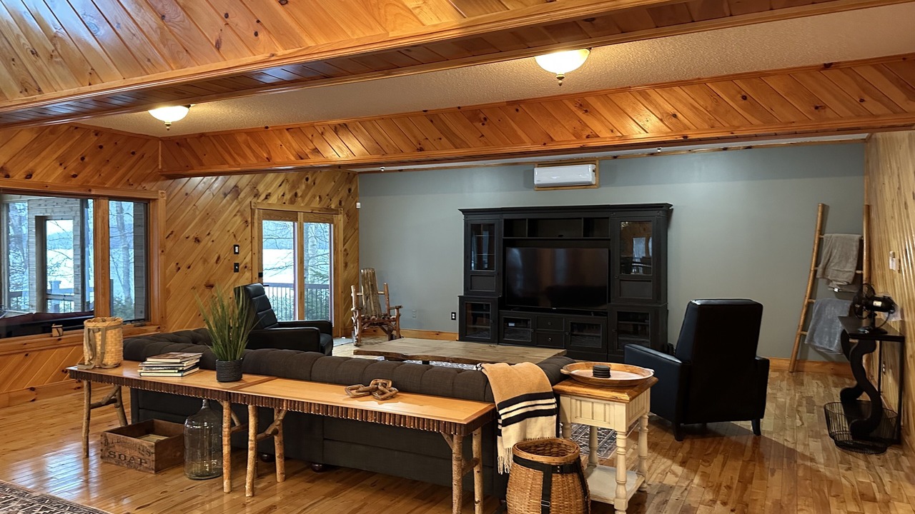 Photo of Livingroom in Ellenburg Depot