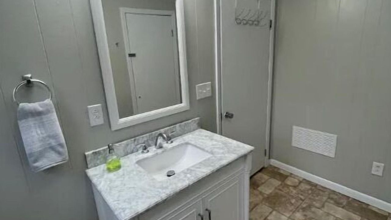 Photo of Bathroom in Stollings