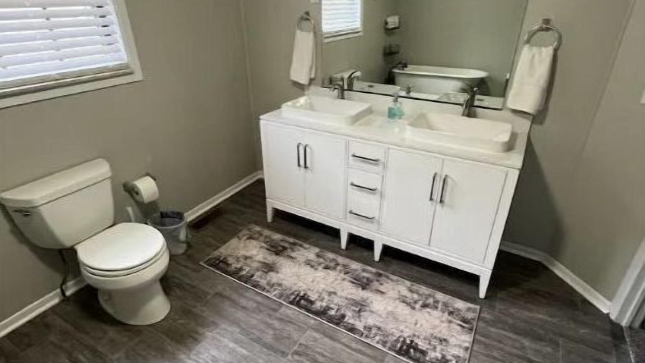 Photo of Bathroom in Stollings
