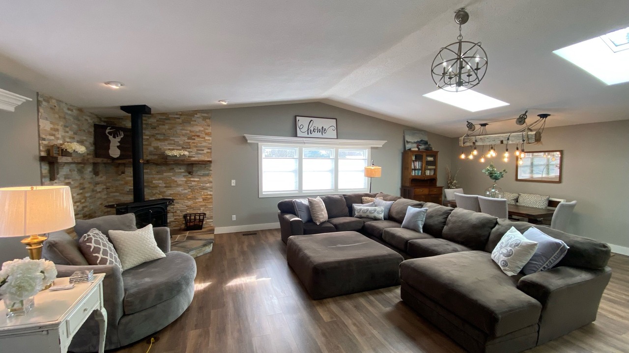 Photo of Livingroom in Brice Prairie