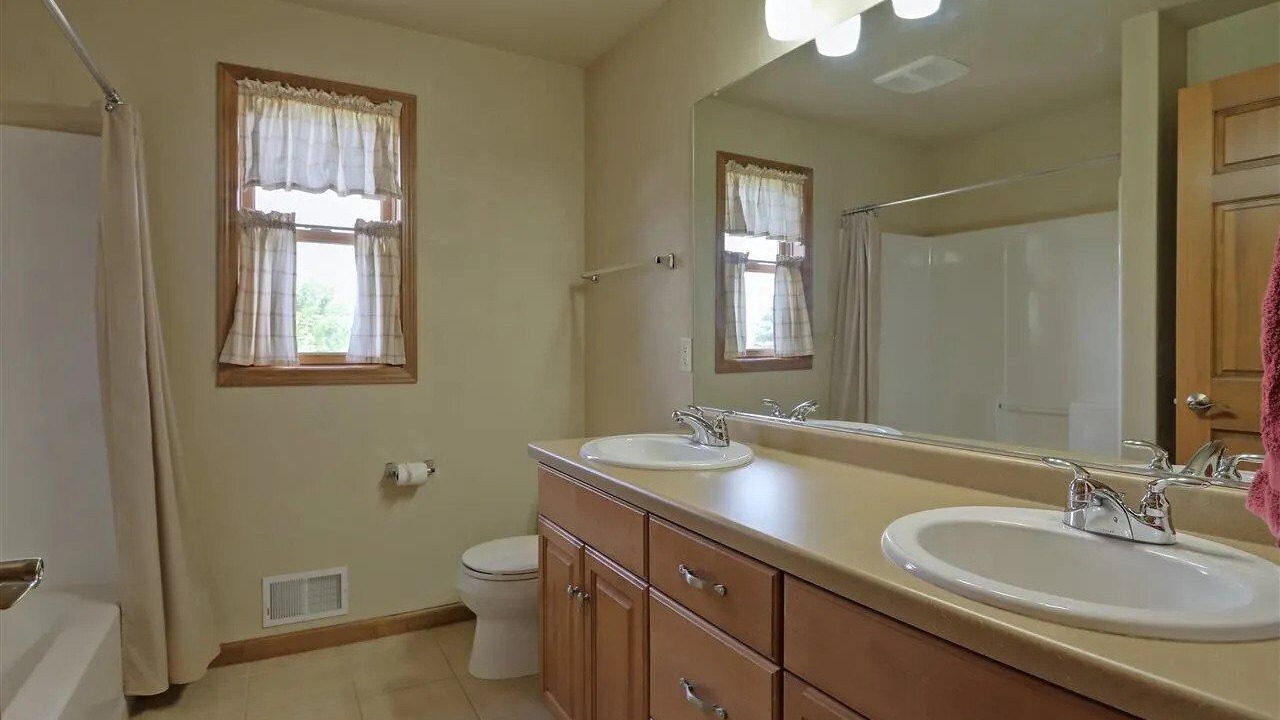Photo of Bathroom in Village of Harrison