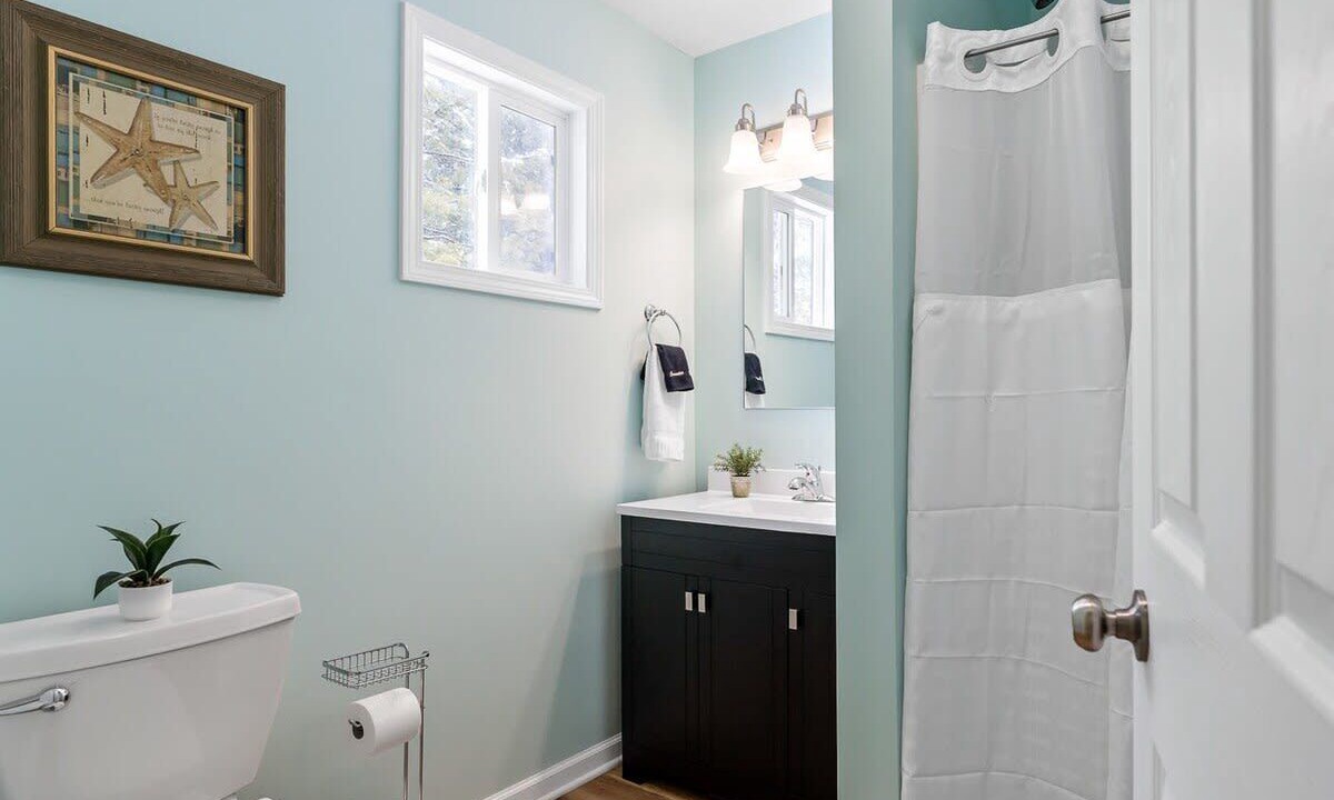 Photo of Bathroom in Kendall