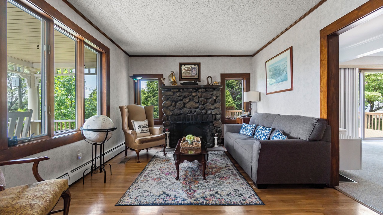 Photo of Livingroom in East Hampton