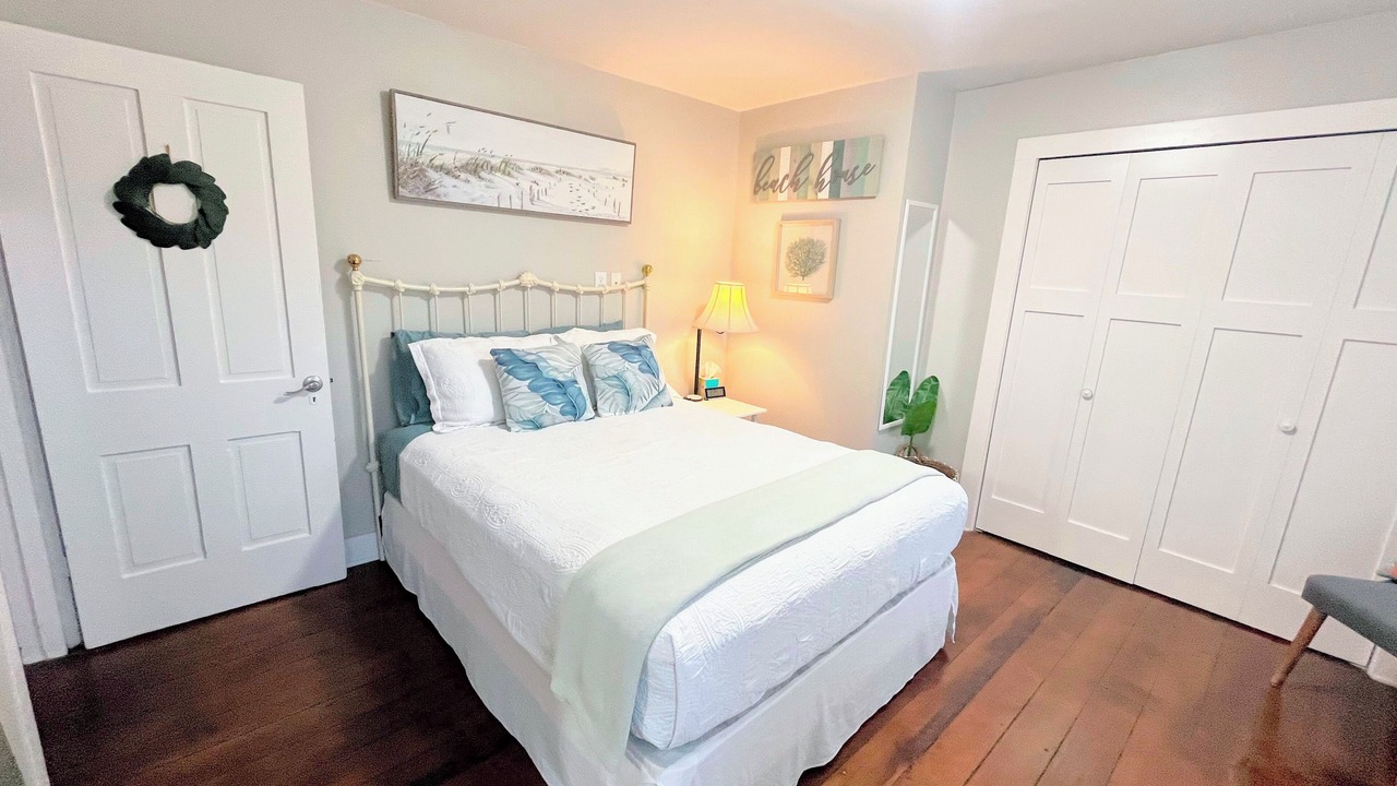Photo of Bedroom in Lake City