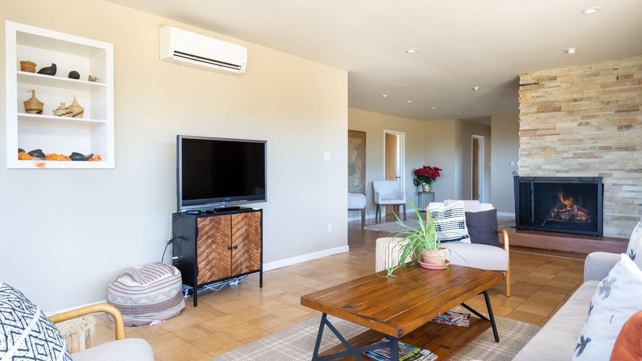 Photo of Livingroom in Northeast Santa Fe