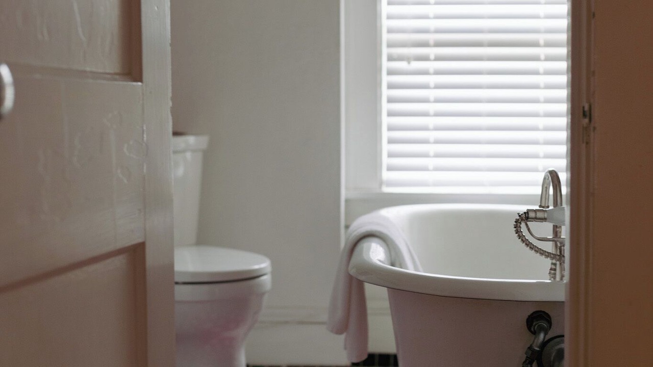 Photo of Bathroom in Macalester - Groveland