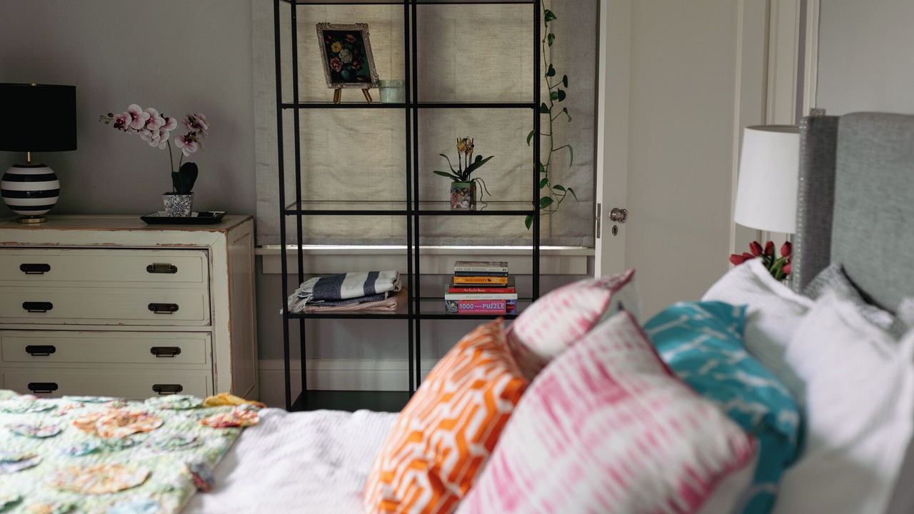Photo of Bedroom in Macalester - Groveland