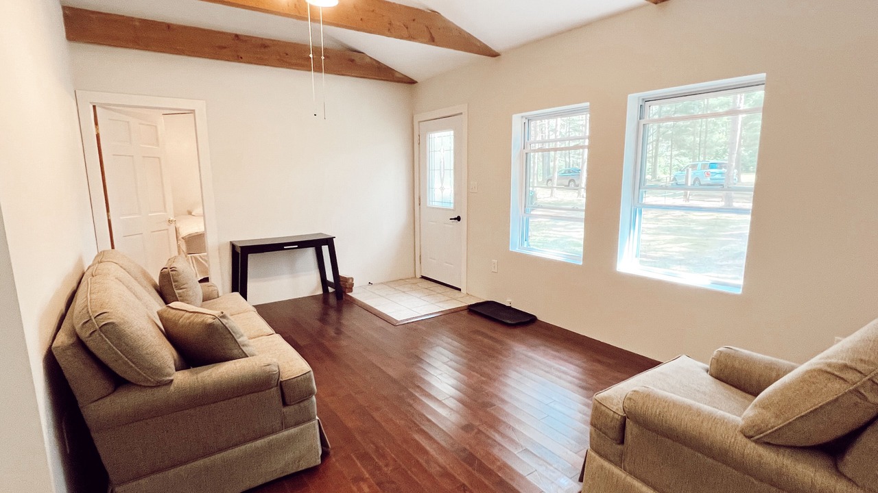 Photo of Livingroom in Russell