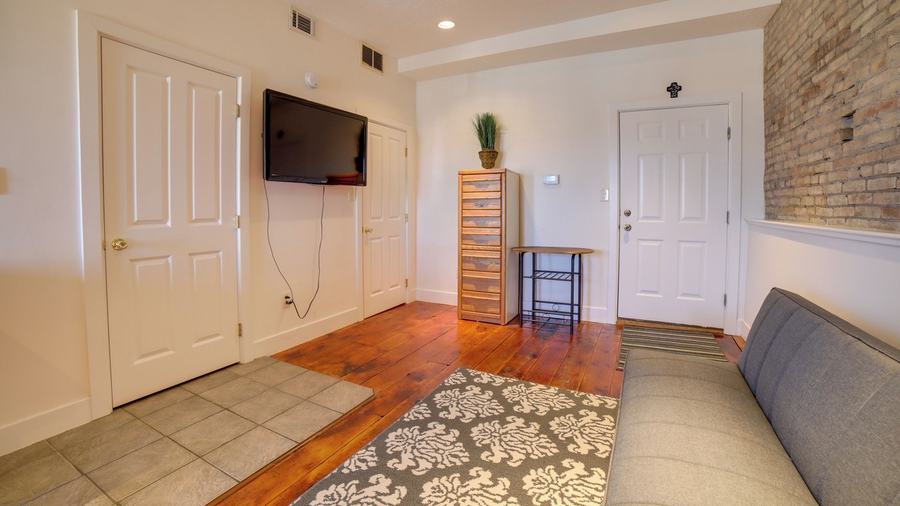 Photo of Livingroom in Lowell