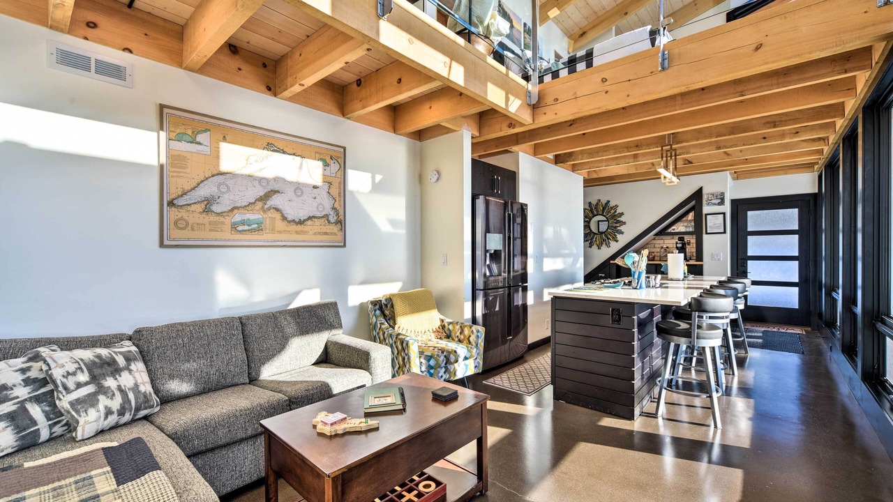 Photo of Livingroom in Two Harbors