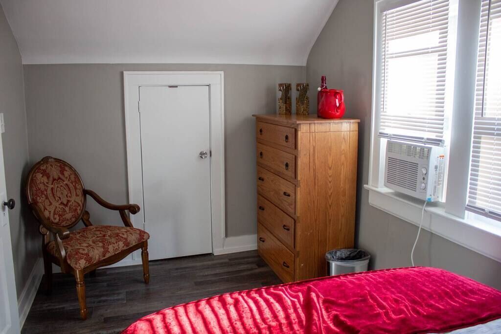 Photo of Bedroom in West Akron