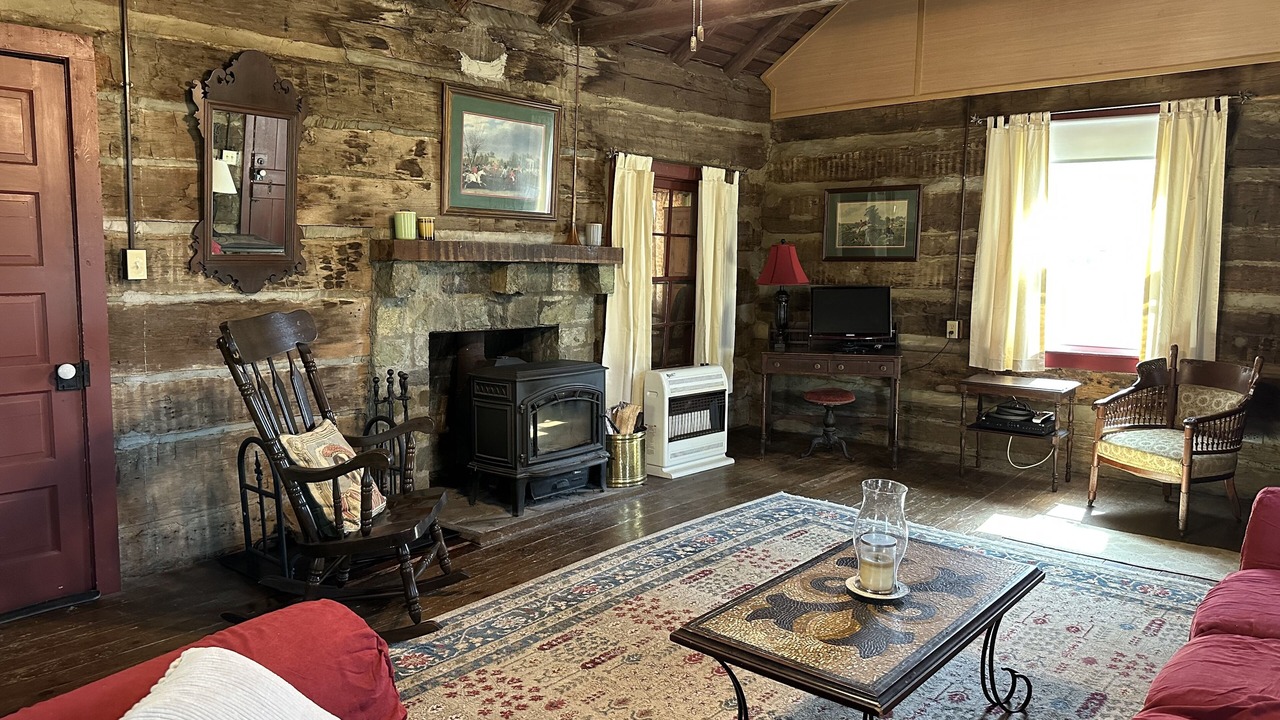 Photo of Bedroom in Bluemont