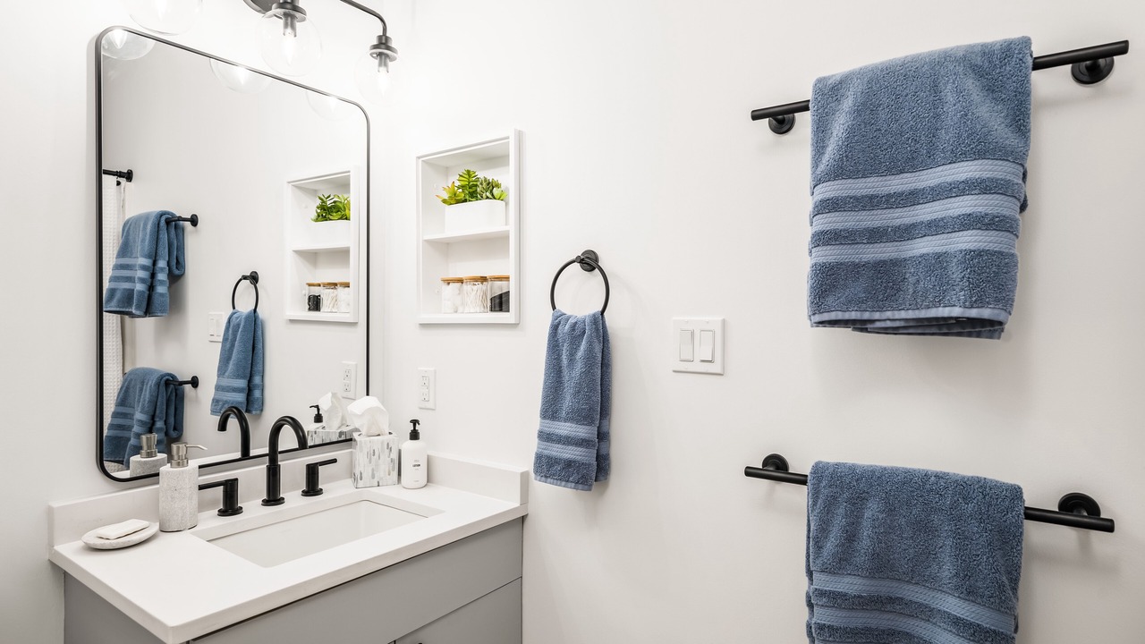 Photo of Bathroom in Maple City
