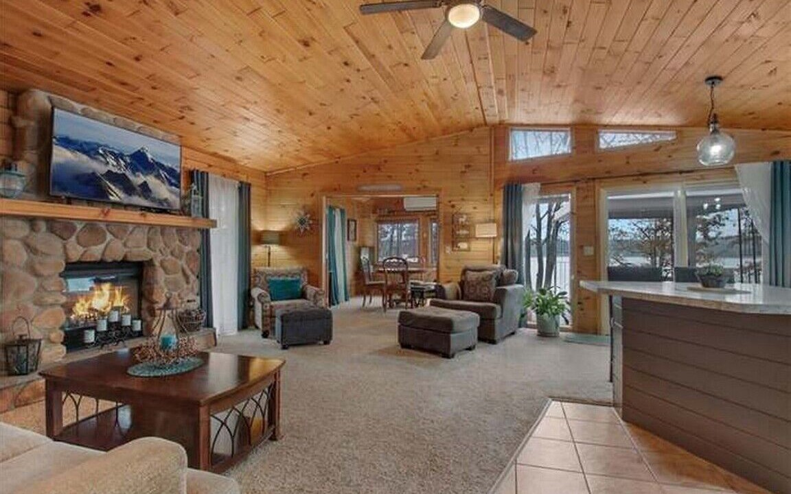 Photo of Livingroom in Spooner