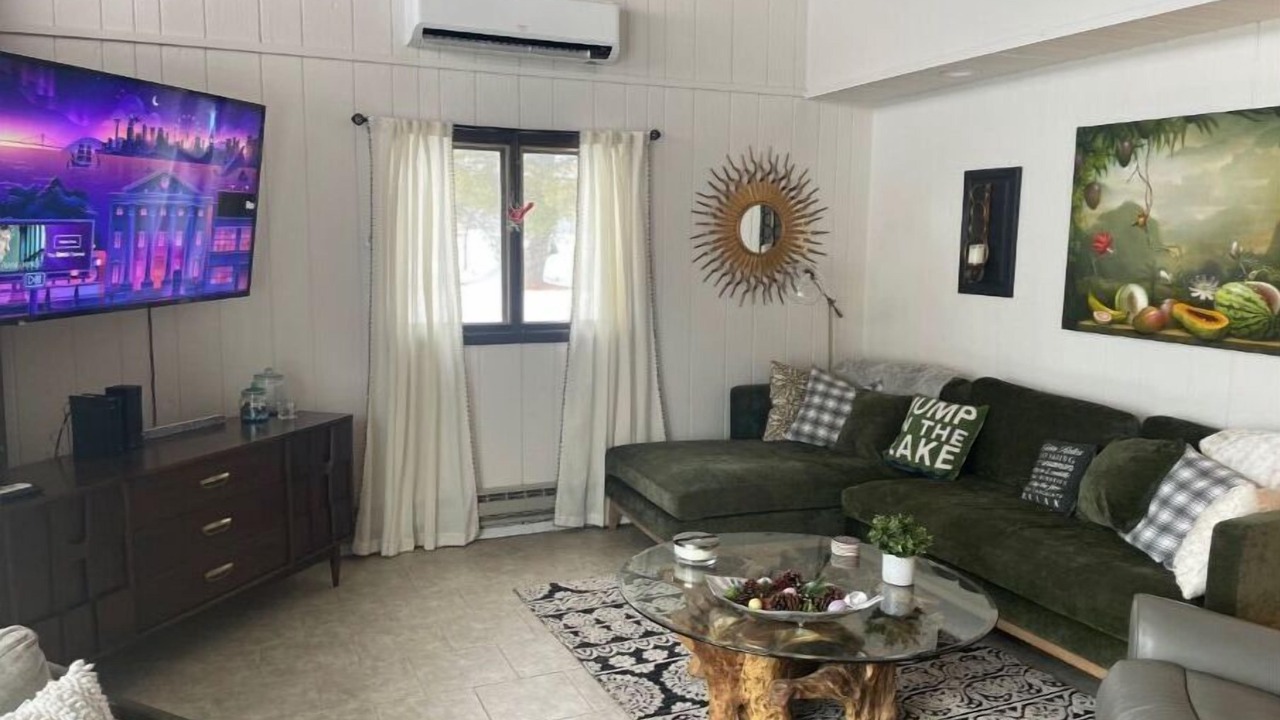 Photo of Livingroom in Shell Lake