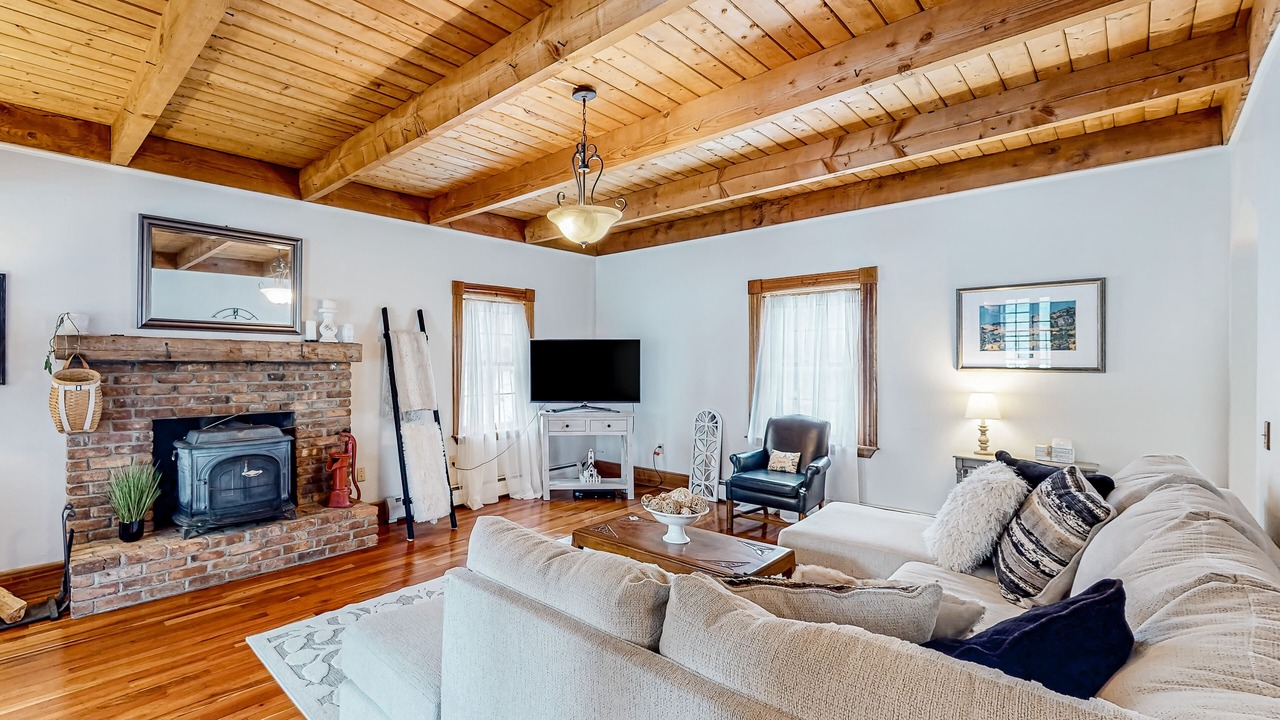 Photo of Livingroom in Jeffersonville