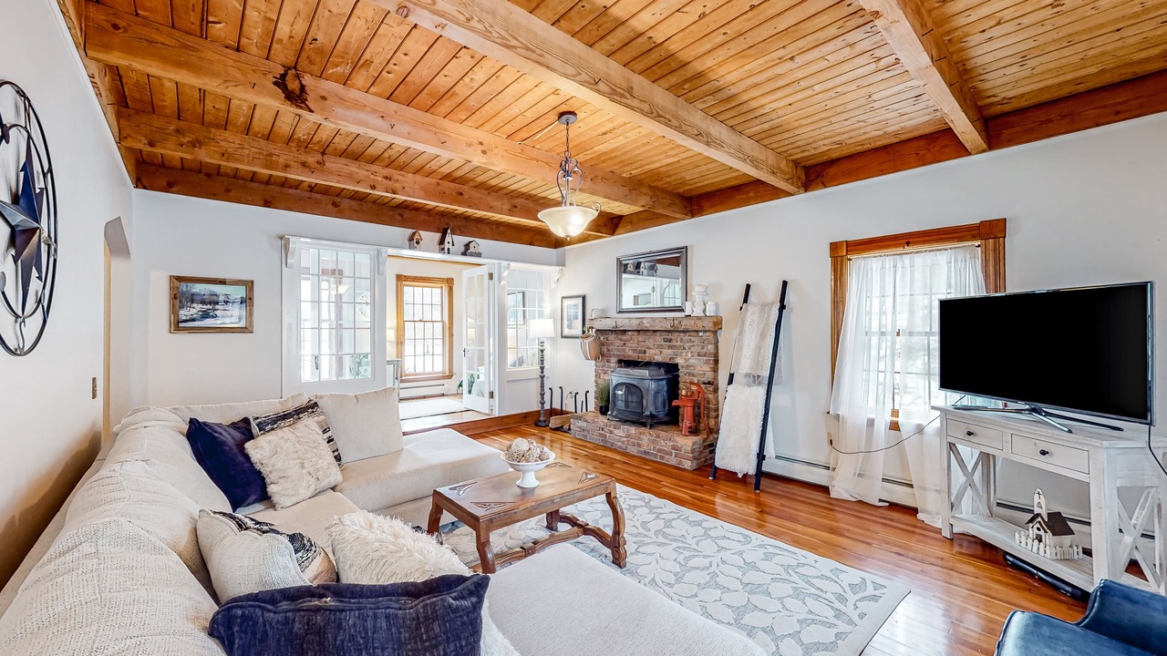 Photo of Livingroom in Jeffersonville