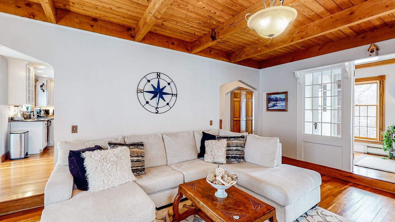 Photo of Livingroom in Jeffersonville