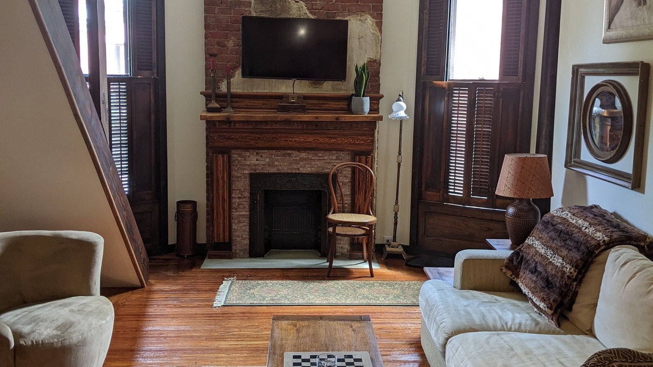 Photo of Livingroom in Utica