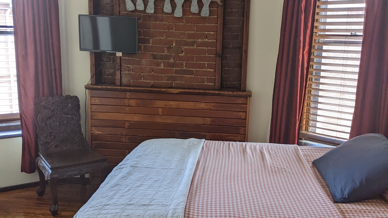 Photo of Bedroom in Utica