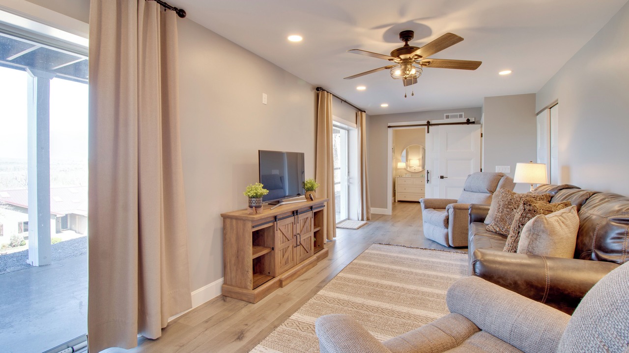 Photo of Livingroom in Lakeview