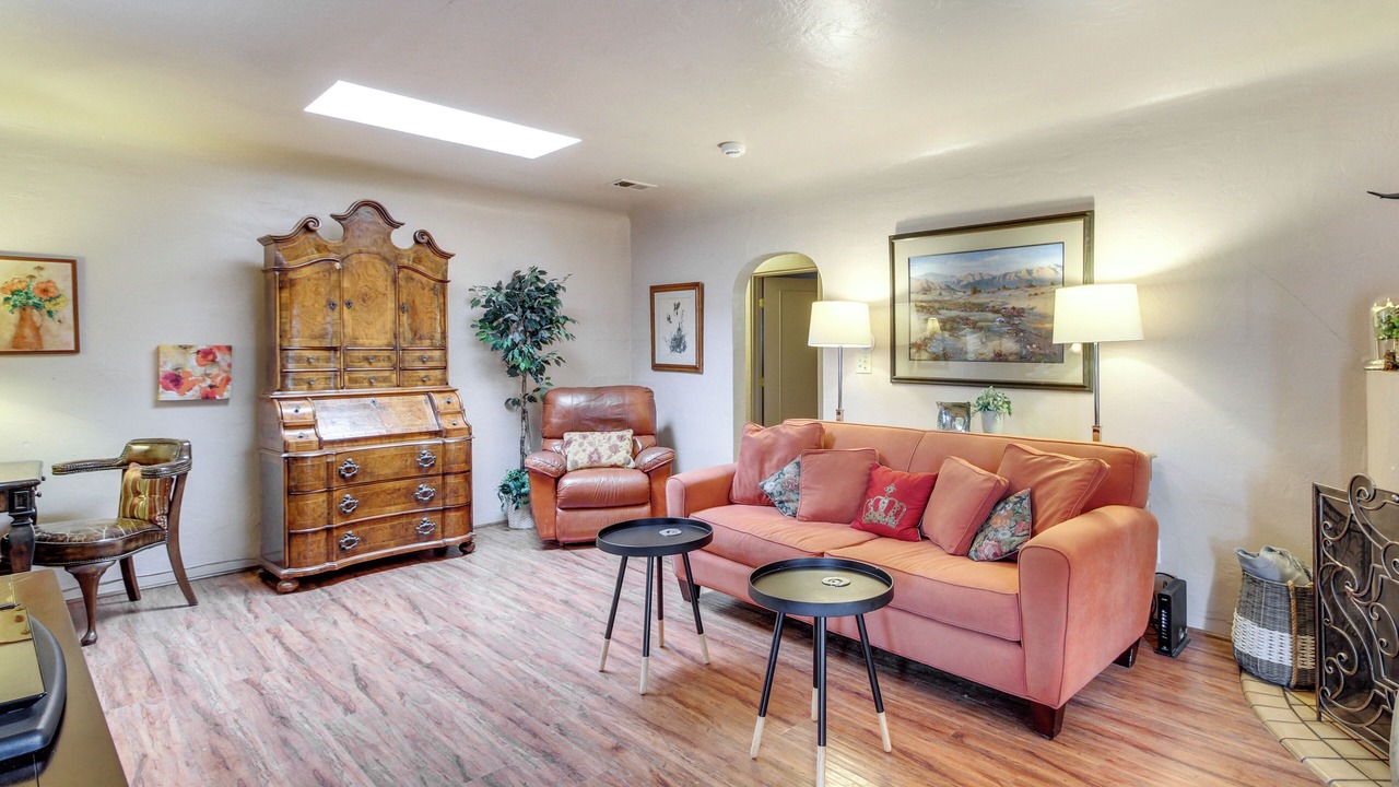 Photo of Livingroom in Nob Hill