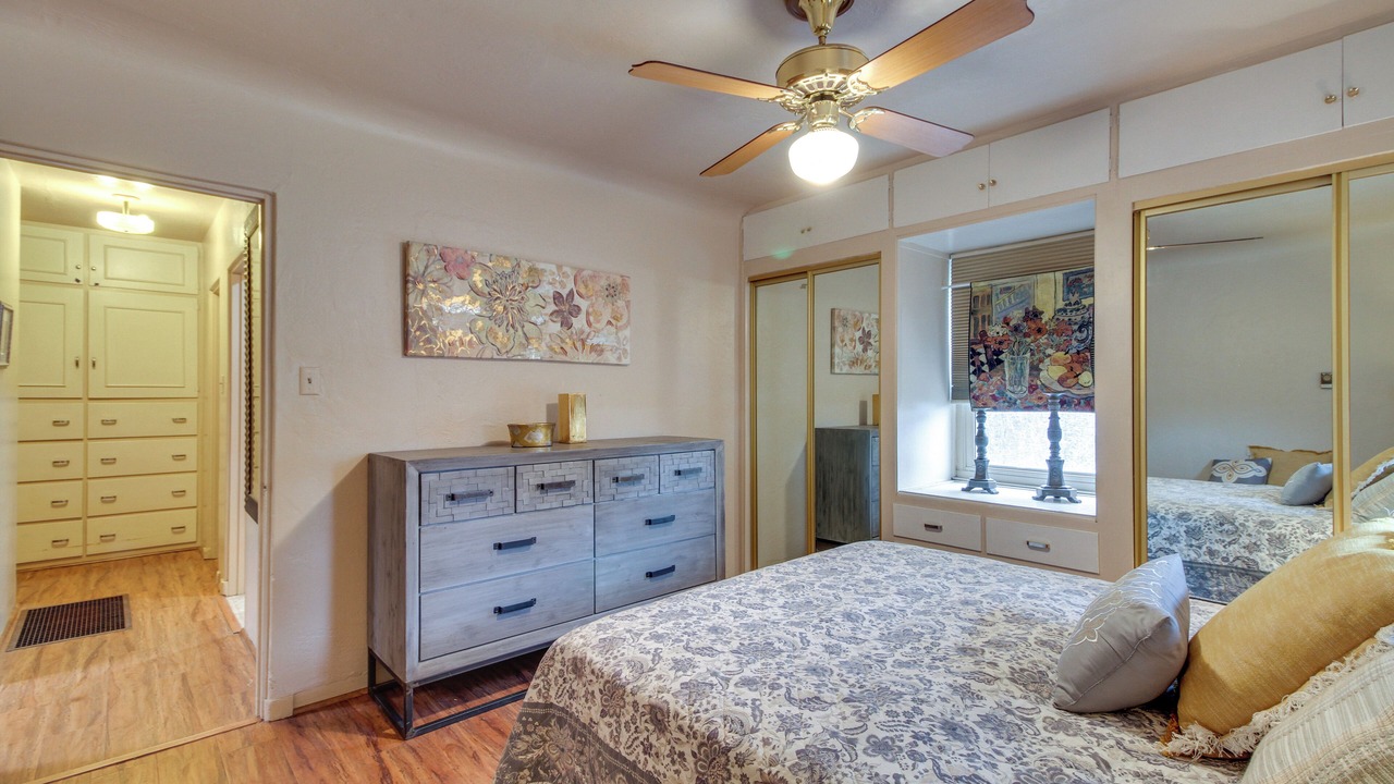 Photo of Bedroom in Nob Hill