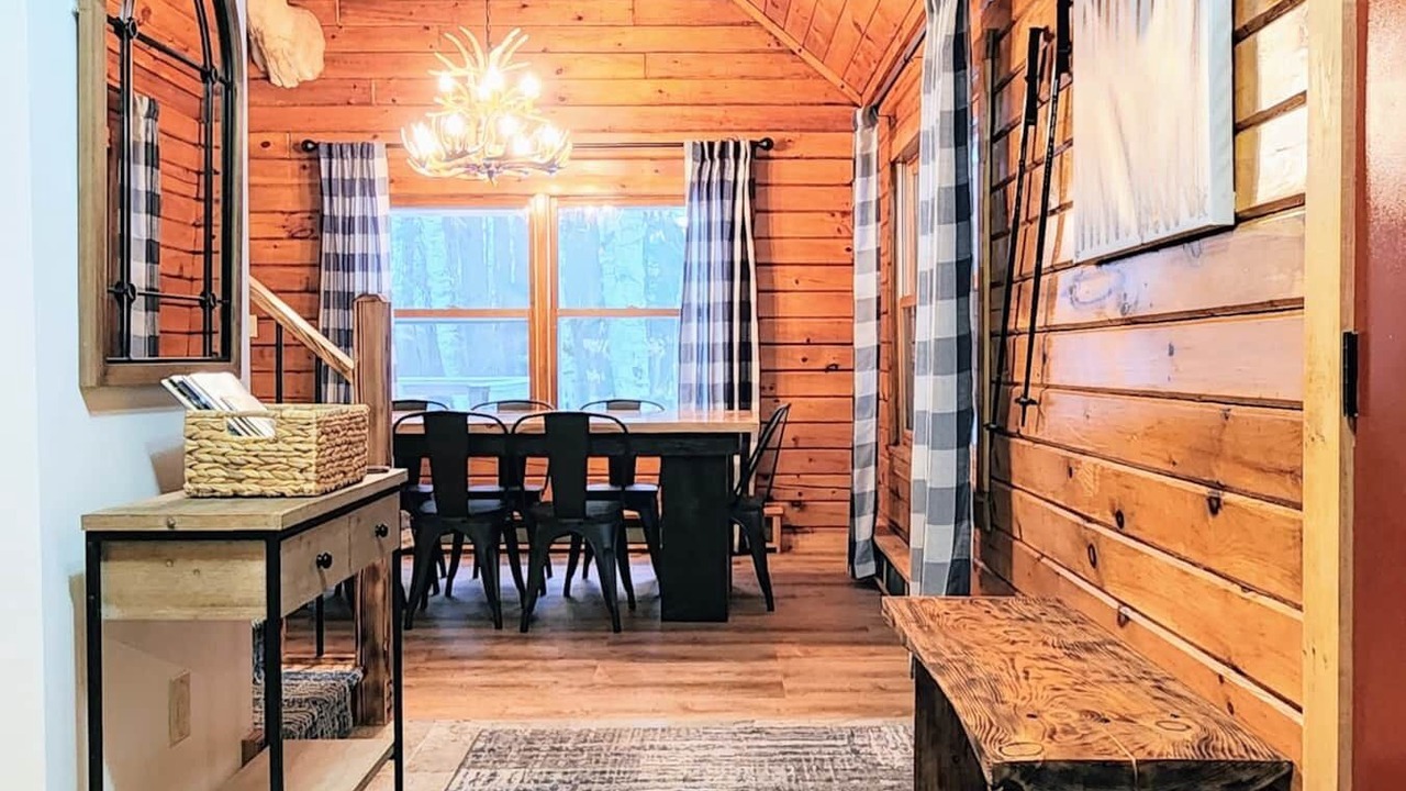 Photo of Bedroom in North Creek