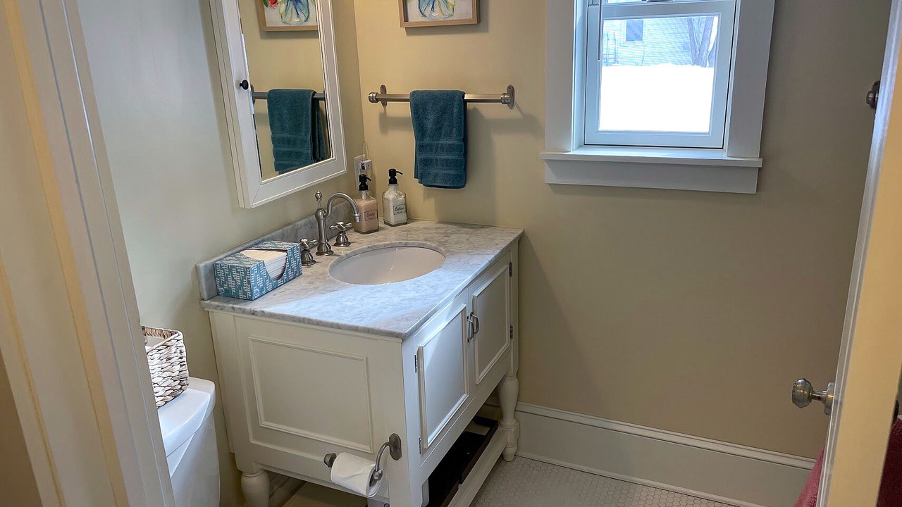 Photo of Bathroom in Cable
