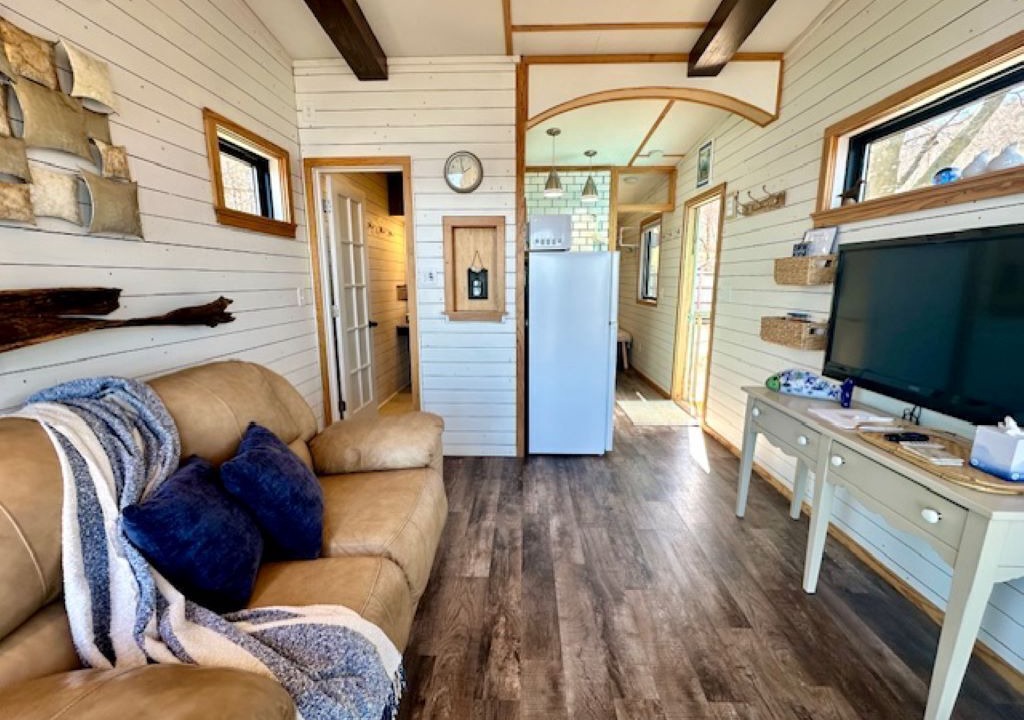 Photo of Livingroom in Lake City