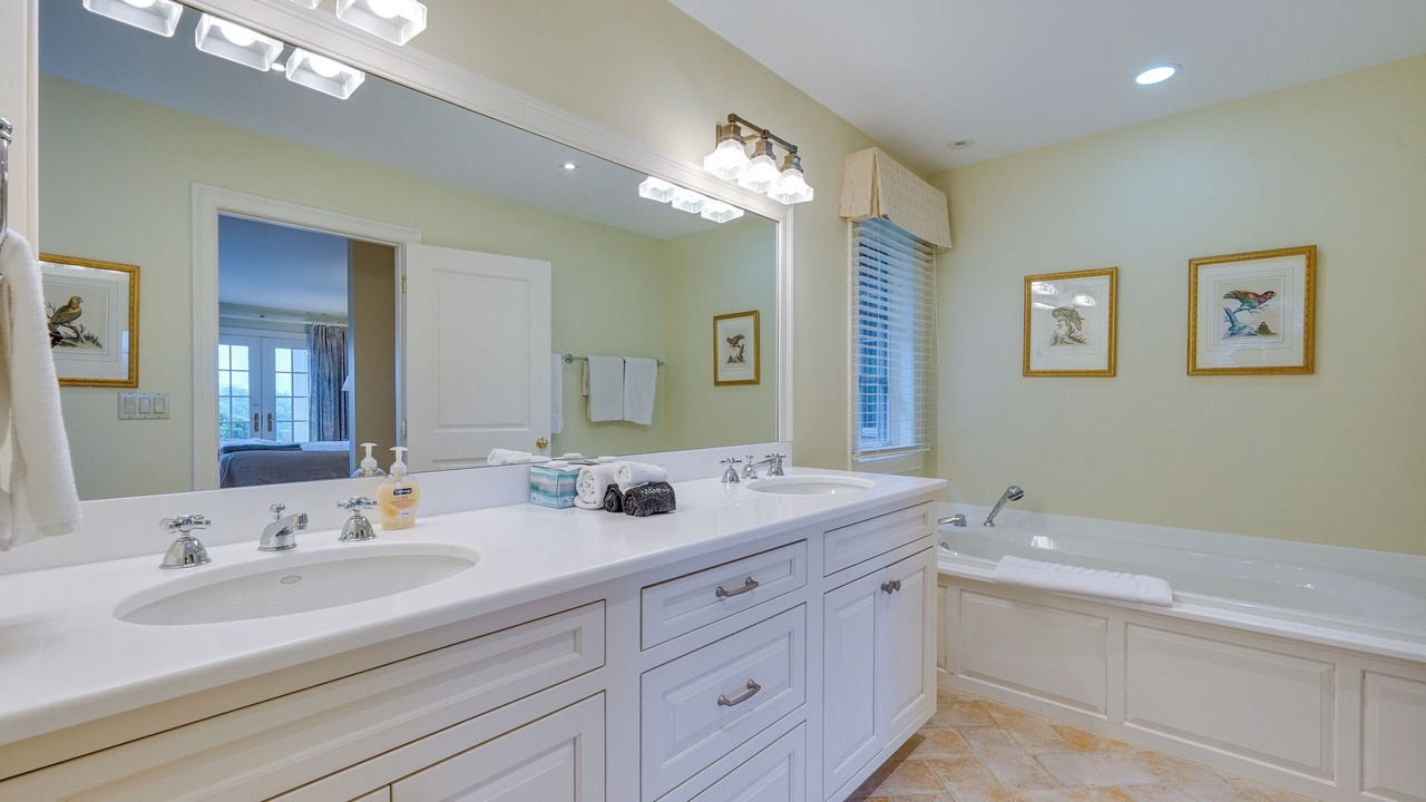 Photo of Bathroom in Williamstown