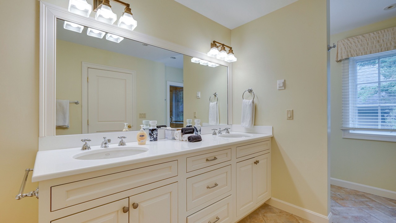 Photo of Bathroom in Williamstown