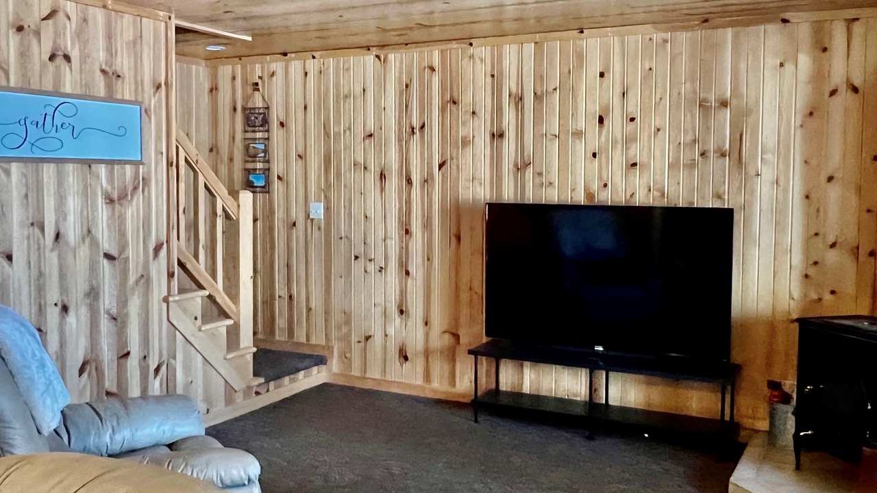 Photo of Livingroom in New Auburn