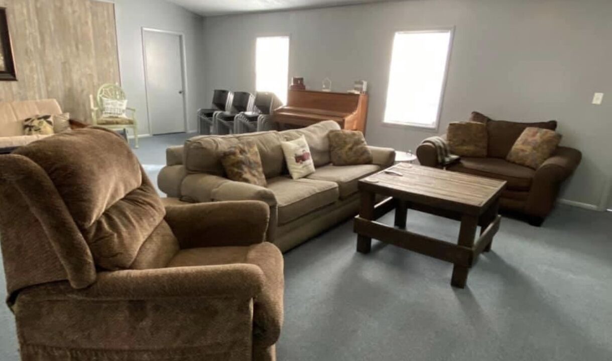 Photo of Livingroom in Bates