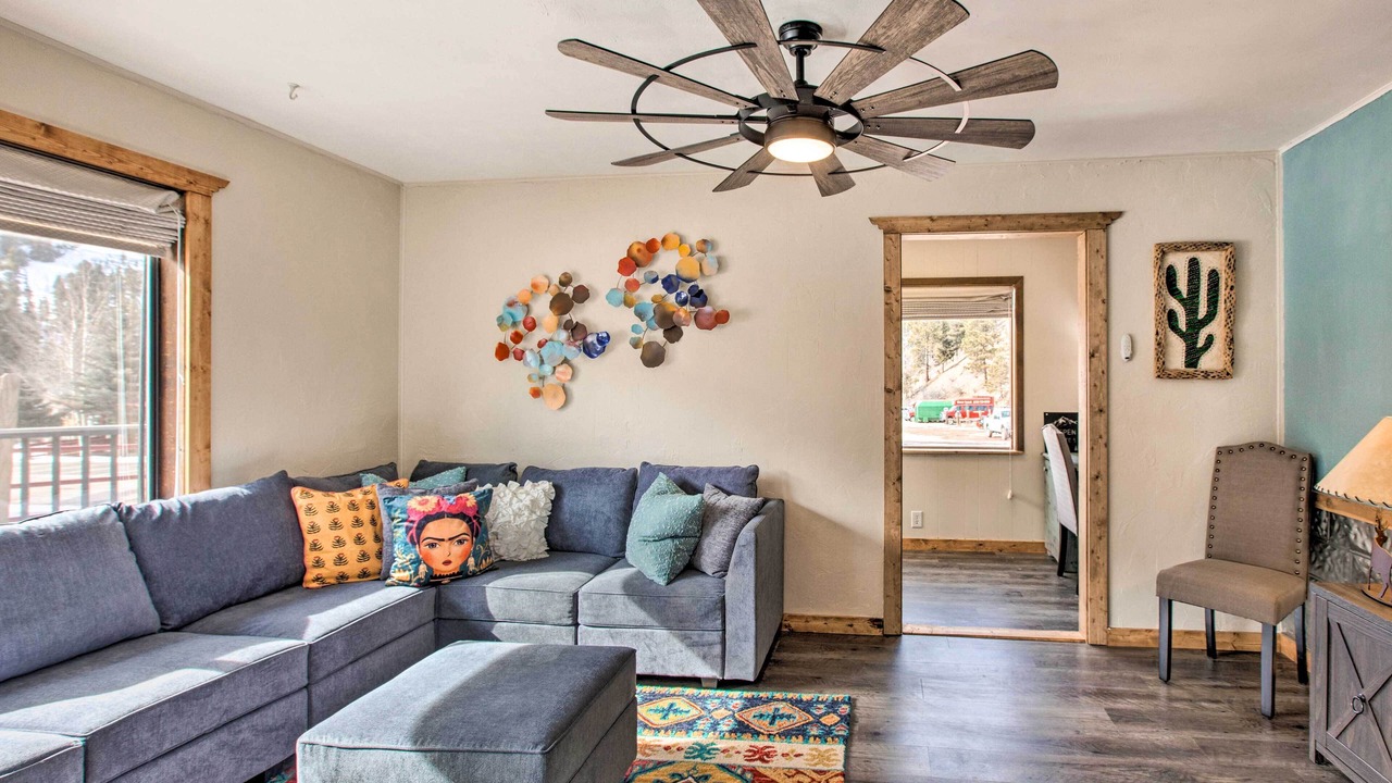 Photo of Livingroom in Red River