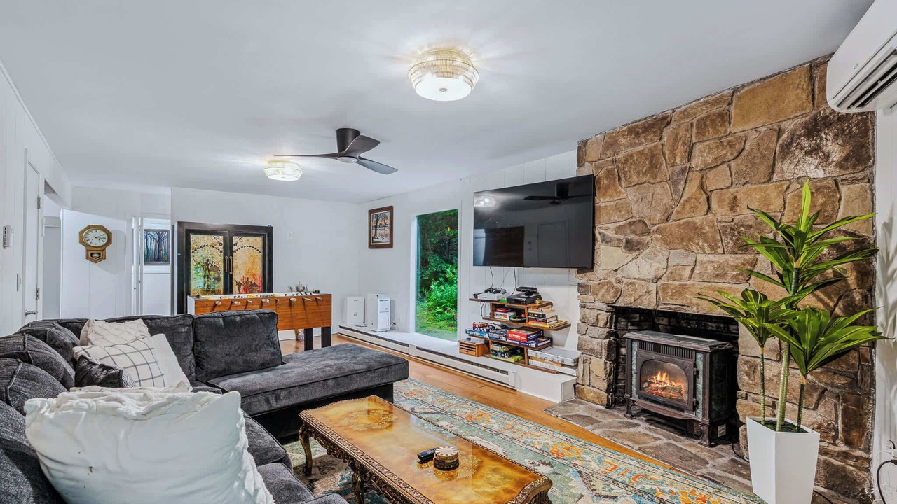 Photo of Livingroom in West Hartford