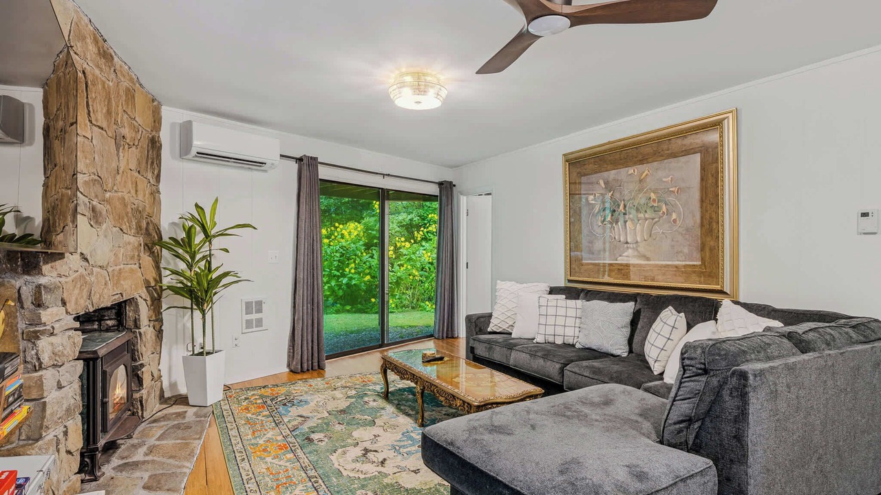 Photo of Livingroom in West Hartford