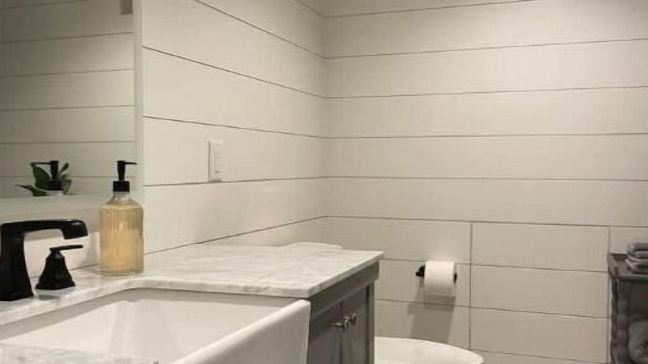 Photo of Bathroom in Mound