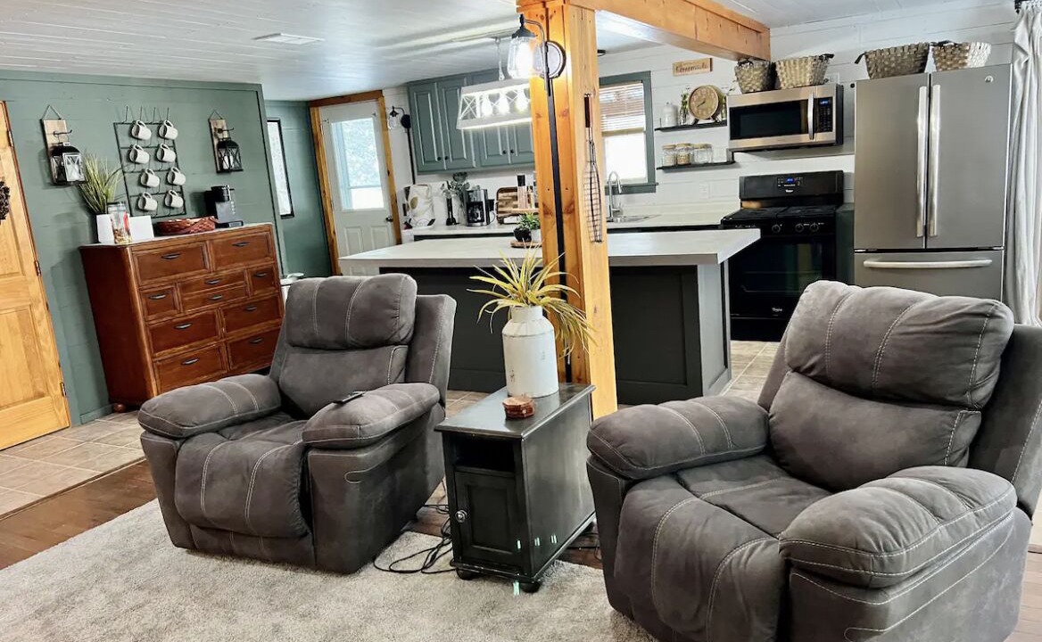Photo of Livingroom in Lawrenceville