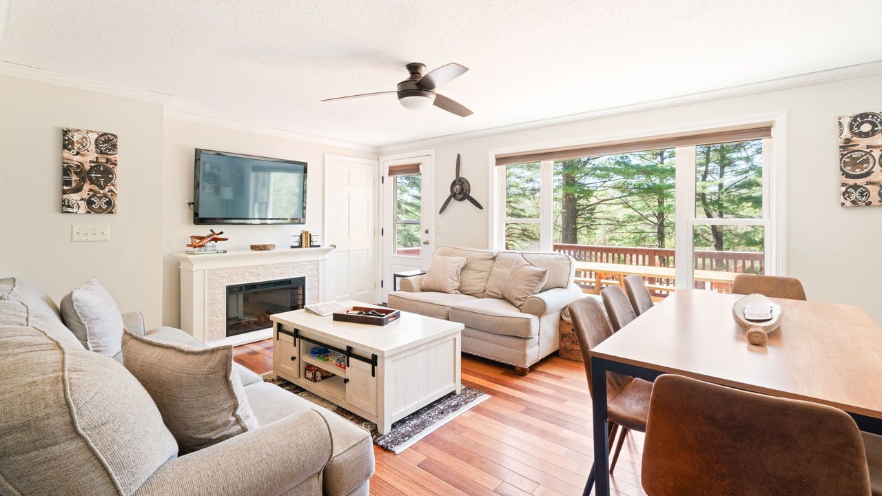 Photo of Livingroom in Center Ossipee