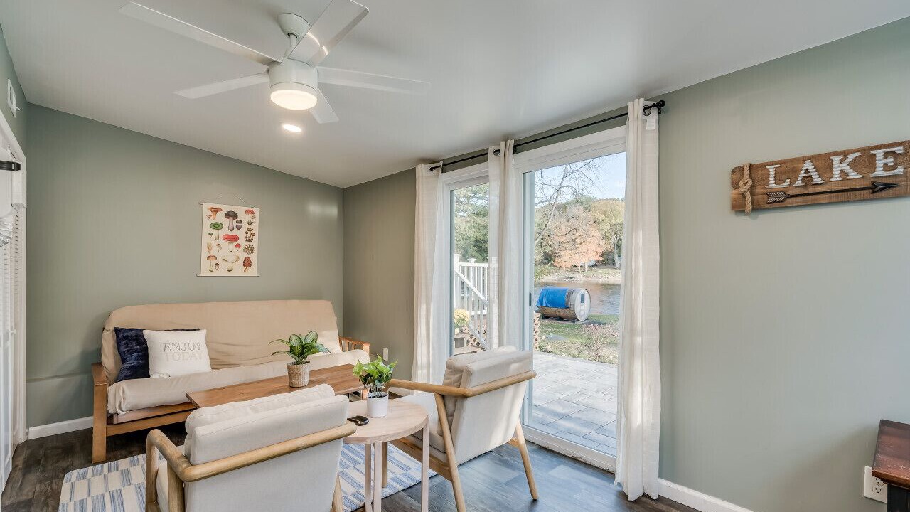 Photo of Livingroom in Dexter