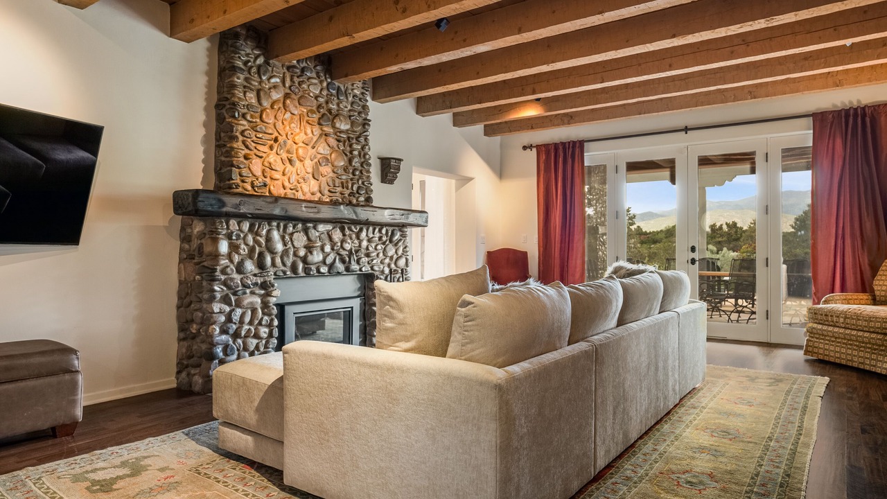 Photo of Livingroom in Northeast Santa Fe