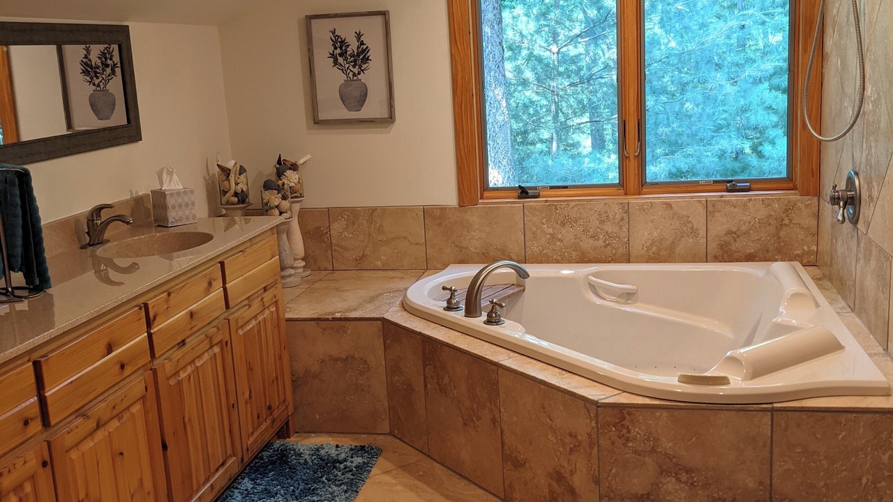 Photo of Bathroom in Benton County
